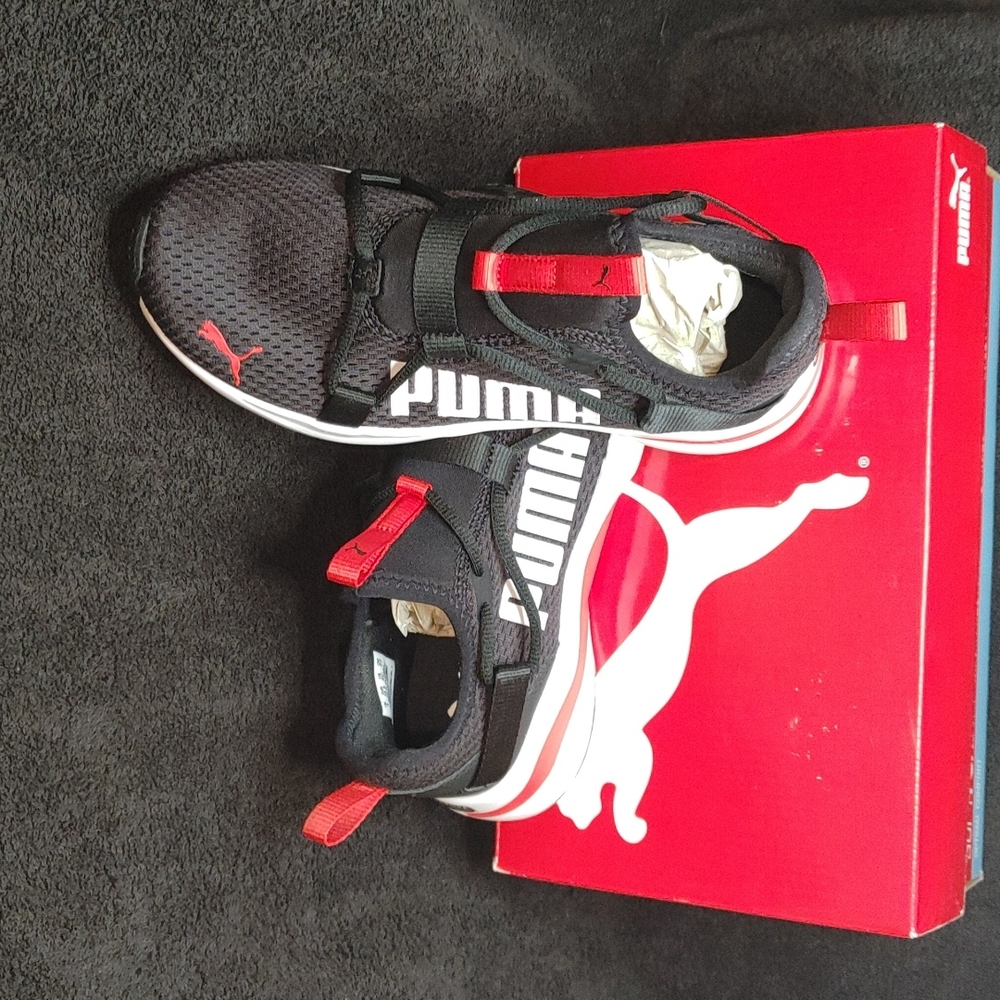 Shoes - Picture 2 of 6